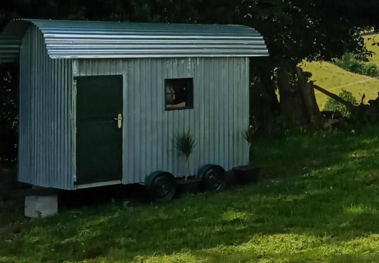 Orchard Meadow Shepherd Huts Leek-Buxton-Ashbourne Upper Elkstone 외부 사진